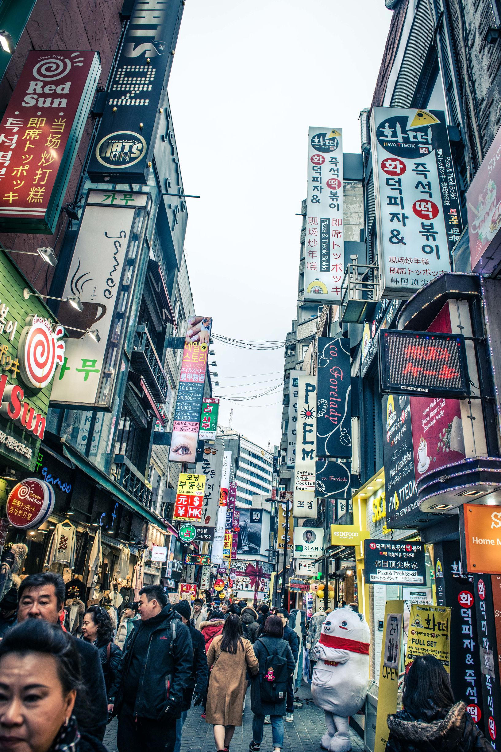 明洞韩国首尔的购物天堂,首尔明洞高档购物中心