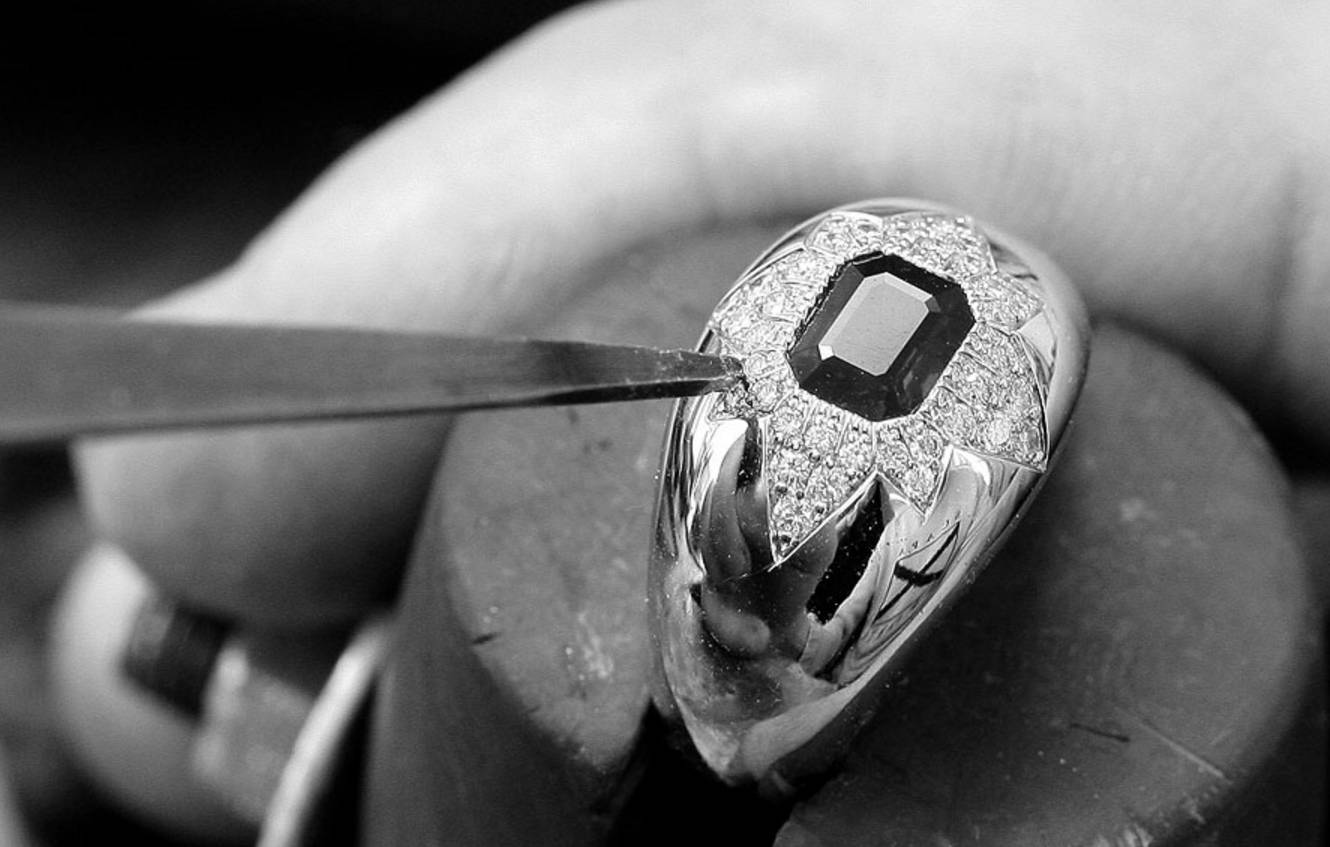 ferragamo品牌图案,ferragamo的新logo