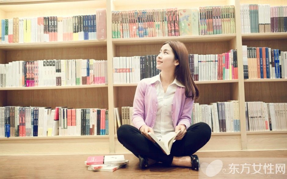 怀孕初期出血了试纸测得出来吗,怀孕初期用早孕试纸颜色变浅