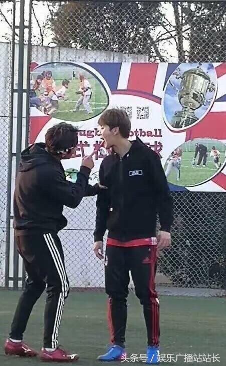 鹿晗打足球视频,鹿晗踢球视频集锦