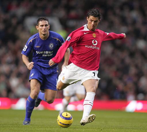 足球脚内侧射门动作要领,足球大力射门技巧小学生