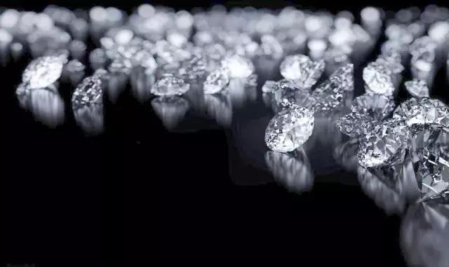 暴利的钻石是怎么卖出天价的？比它更夸张居然是……