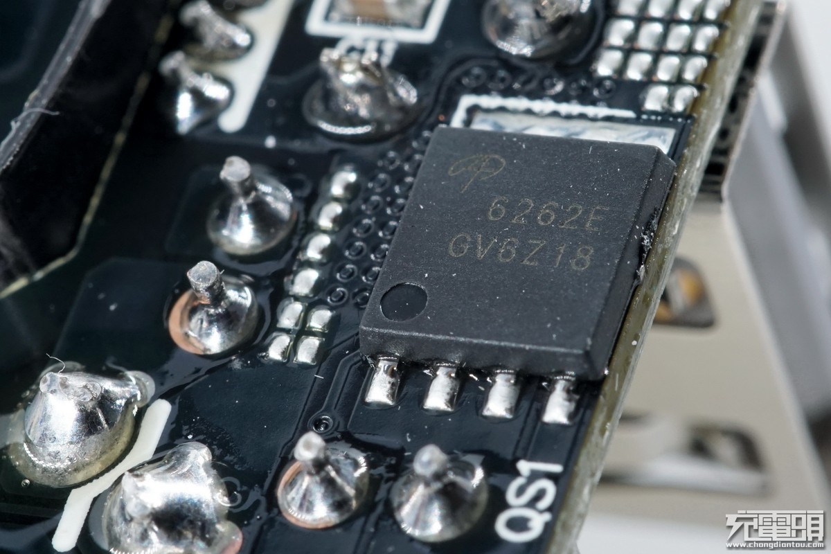 小米65w充电器cdq07zm拆解,充电器cdq03zm和ado7zw有什么不同