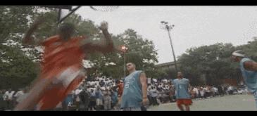 科比对街球比赛视频,科比和詹姆斯单挑被打10比0