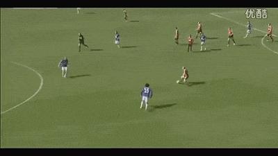 女球迷吹小贝，不看球的吹老马，看球的吹罗尼，踢球的吹他！