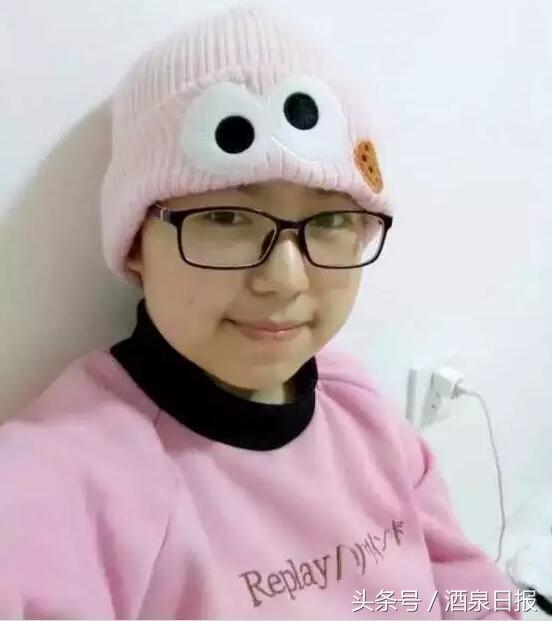 残疾女孩寻求帮助,无助女孩向朋友寻求帮助