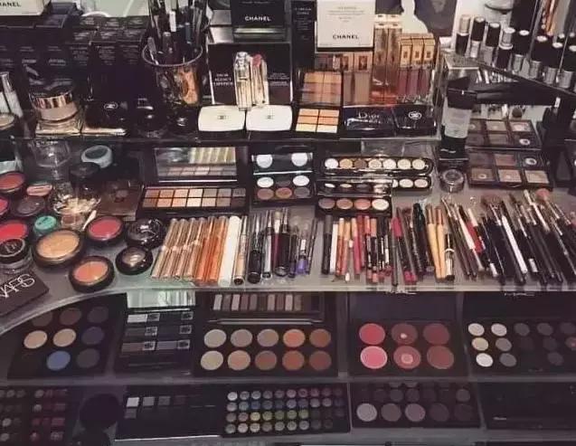 sad！我可能买了一个假化妆台！