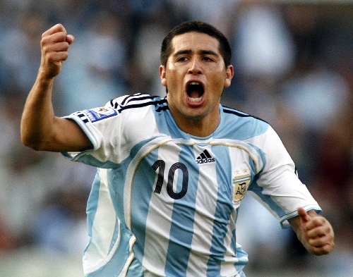 世界足坛史上十大巨星top10,世界十大传奇足球球星