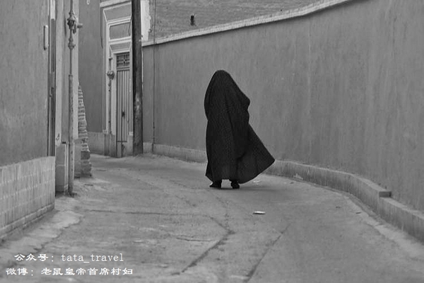 伊朗女人踢足球吗,伊朗女孩踢足球