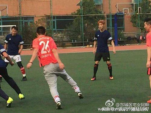 鹿晗打足球视频,鹿晗踢球视频集锦