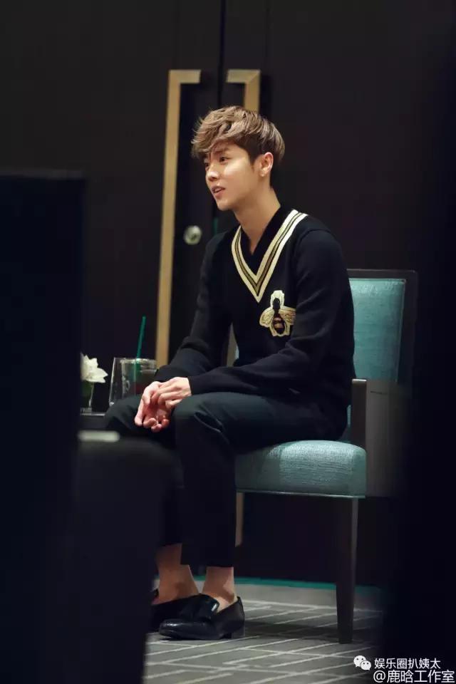 郭德纲撞衫鹿晗李宇春池昌旭，原来他一直是撞衫届的“战斗机”啊