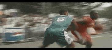 科比对街球比赛视频,科比和詹姆斯单挑被打10比0