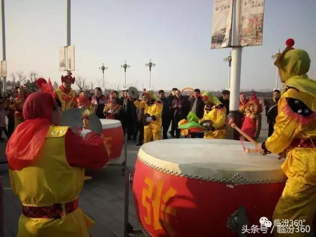 临汾元宵威风锣鼓小姐姐,山西襄汾威风锣鼓元宵节