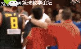 中国男篮打架集锦朱芳雨,李楠和朱芳雨数据