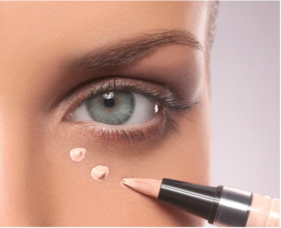 化妆师建议的遮瑕膏的使用小窍门！