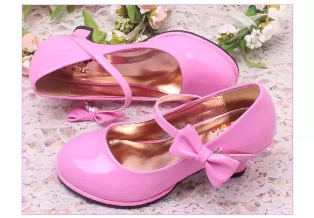 喜欢蝴蝶结的男孩,小男孩穿裙子戴蝴蝶结