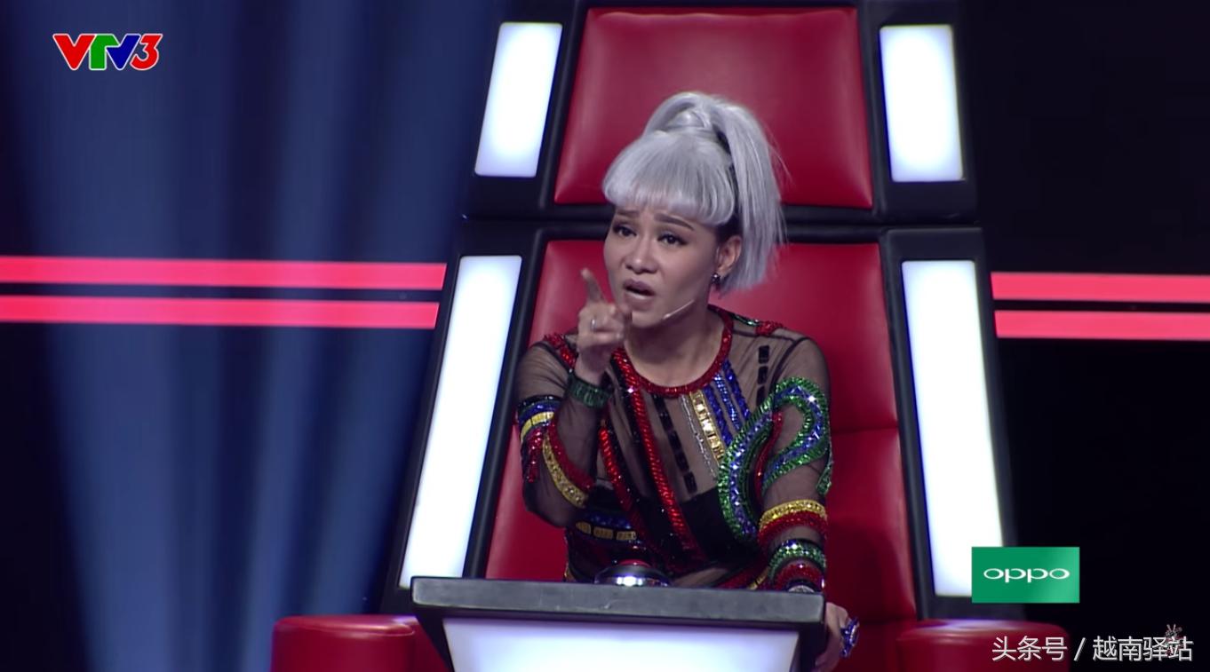 中国人在越南好声音唱歌震撼全场,越南好声音四位导师