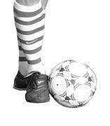 足球脚弓内侧传球优质课,足球入门基本功左右脚传球