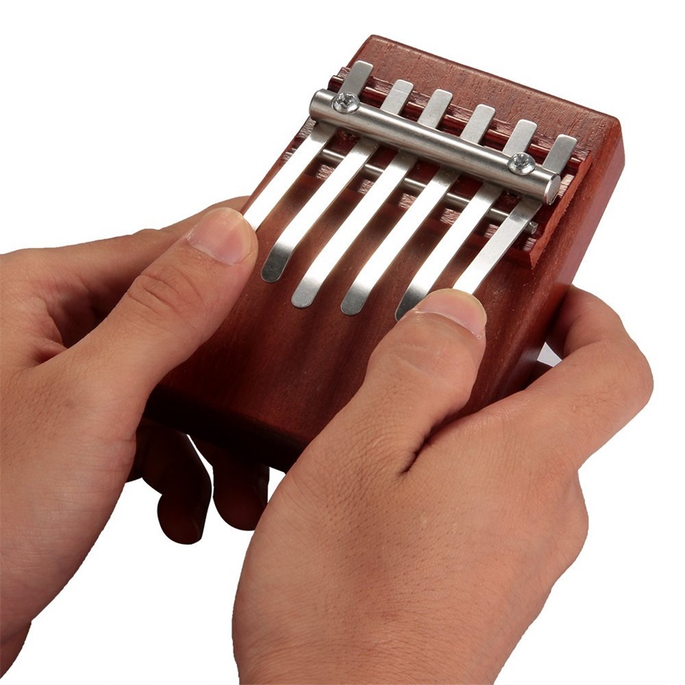 周末福利｜用球拍打字机在街头玩电子音乐