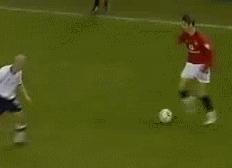 足球场上的让人叹为观止的技巧,最新的足球运球过人教学