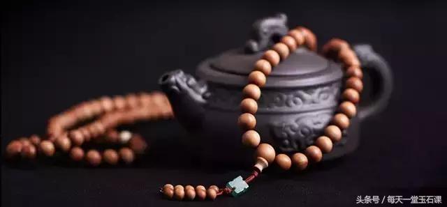 十二星座适合戴什么手串,十二星座手串排行榜