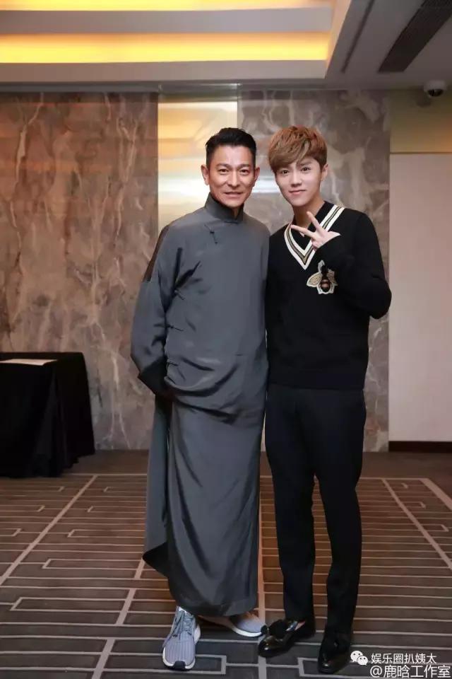 郭德纲撞衫鹿晗李宇春池昌旭，原来他一直是撞衫届的“战斗机”啊