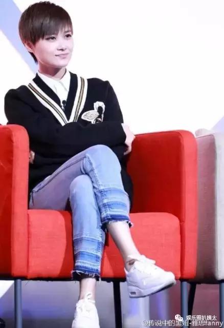 郭德纲撞衫鹿晗李宇春池昌旭，原来他一直是撞衫届的“战斗机”啊