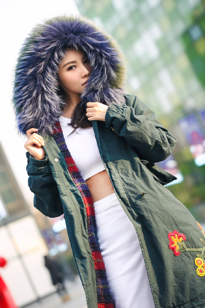 大嫂徐冬冬最新街拍,徐冬冬黑白羽绒服