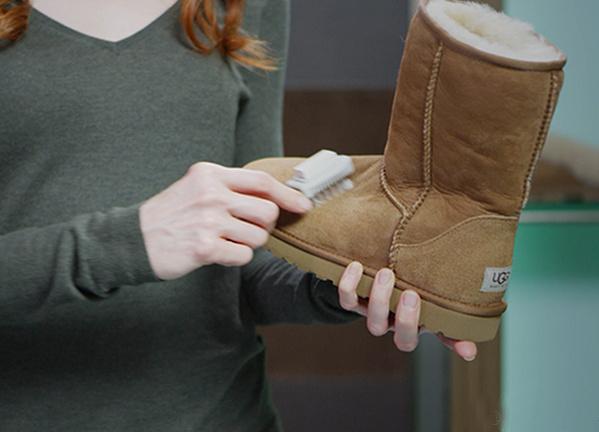 绒面雪地靴清洗小妙招,雪地靴脏了如何清洗干净