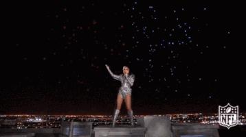 ladygaga中场秀超级碗摔倒,ladygagapaparazzi现场版