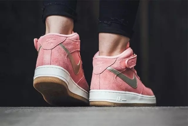 运动鞋今年流行颜色,今年最流行的运动鞋颜色