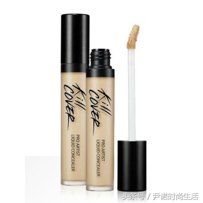 她妆前满脸暗疮，妆后美若天仙