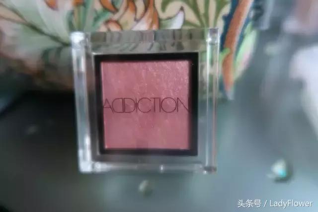 女神化妆包常备好物，分分钟帮你扑倒男神