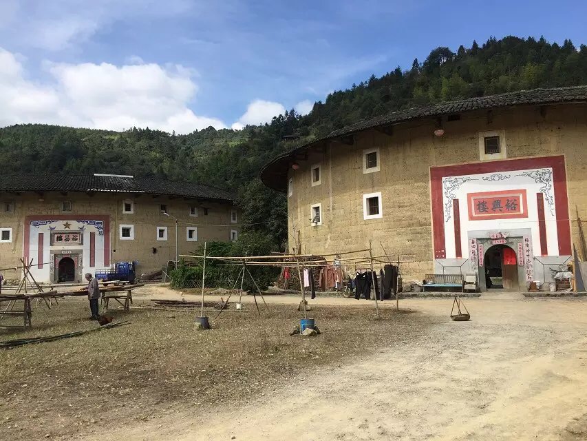 八千里路云和月的上一句,八千里路云和月一骑绝尘