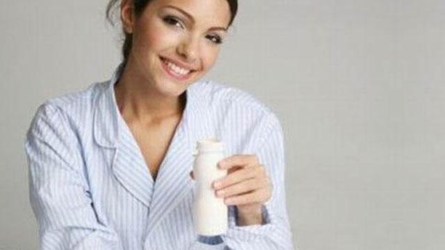 每天喝酸奶对萎缩性胃炎好吗,一杯真正可以调理肠胃的活菌酸奶