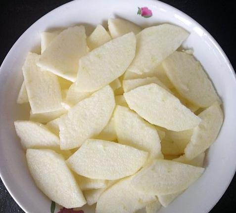 蒸苹果泥米粉辅食做法,娃娃菜苹果泥辅食做法