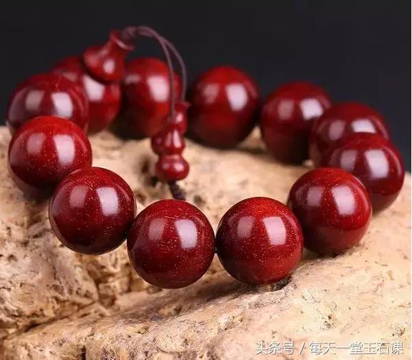 十二星座适合戴什么手串,十二星座手串排行榜