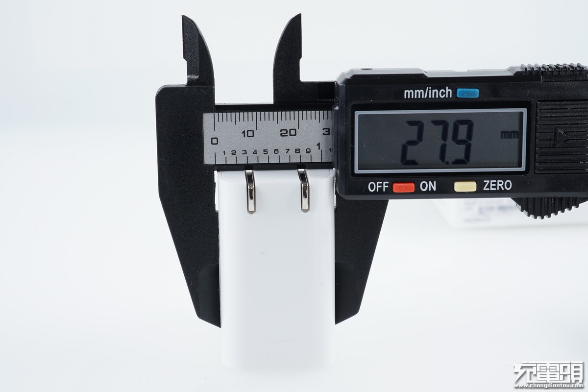 小米65w充电器cdq07zm拆解,充电器cdq03zm和ado7zw有什么不同