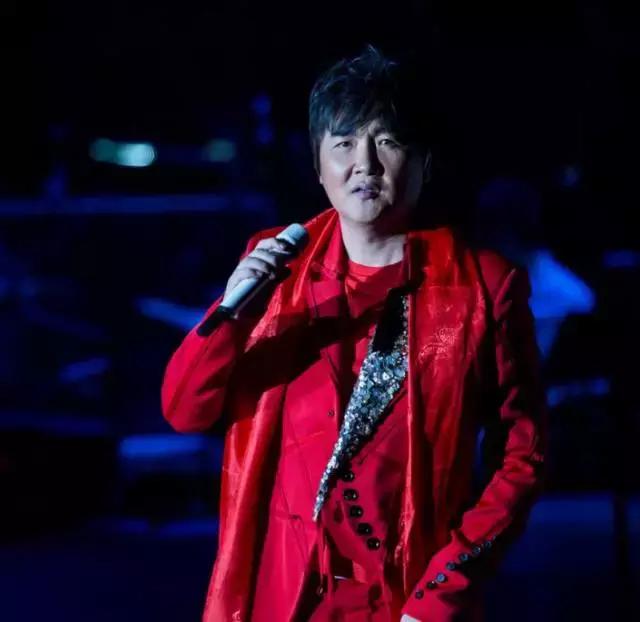 他较真、激情又平和，只为华语乐坛“第一男声”