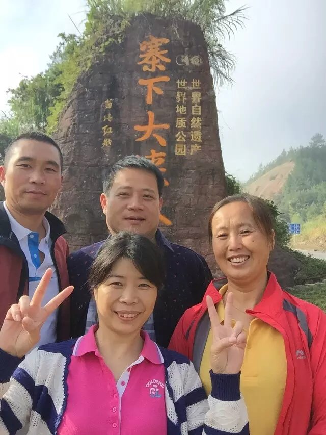 八千里路云和月的上一句,八千里路云和月一骑绝尘