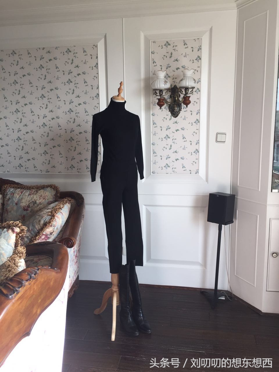 一身黑需要提点亮-一日一Look之黑配白五