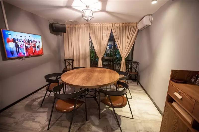 探店足球主题餐吧推荐,广州足球主题餐厅