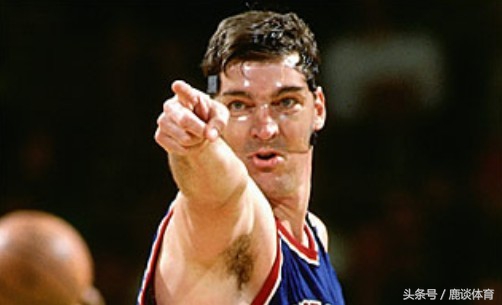 让乔丹至今上节目仍在抱怨的那个球员，打球究竟脏到什么地步？