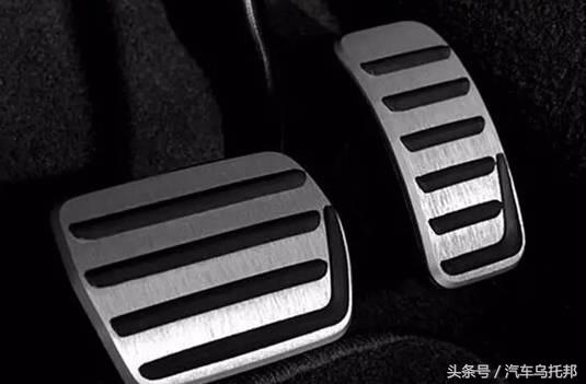 怎么踩刹车省油还安全,老司机教踩刹车技巧视频