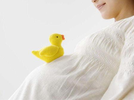 孕38周羊水少胎动频繁正常吗,孕38周羊水少胎动频繁