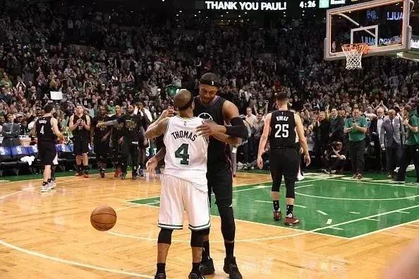 五项数据堪称队史第一人,地表最强175小托马斯采访带孩子