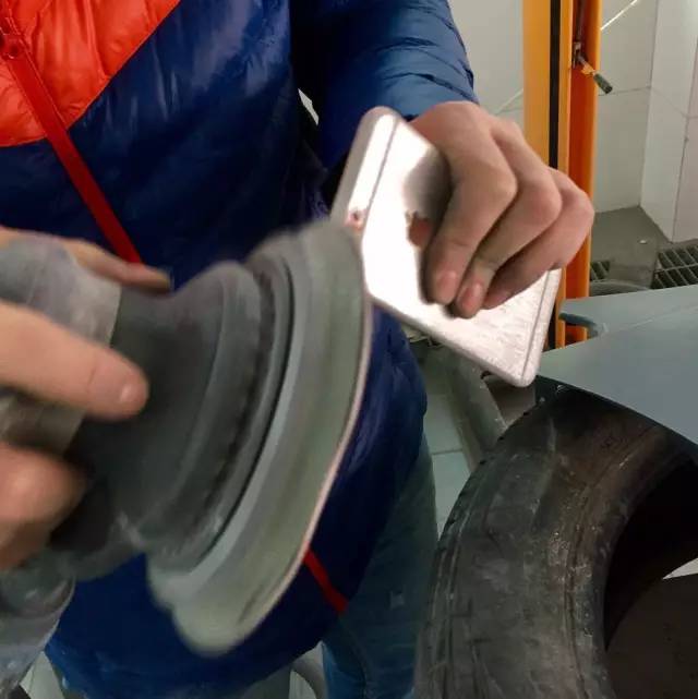 手把手教你打造亮银色的iPhone