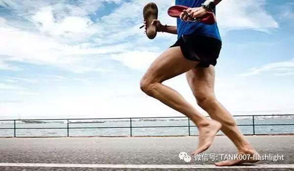 长时间的高强度训练休息肌肉酸痛,训练量太大导致肌肉酸痛怎么缓解