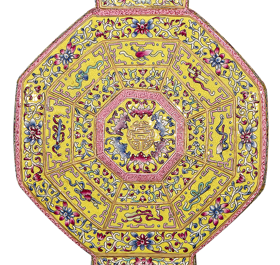 乾隆粉彩八宝纹盘,乾隆年制粉彩描金花瓶值多少钱
