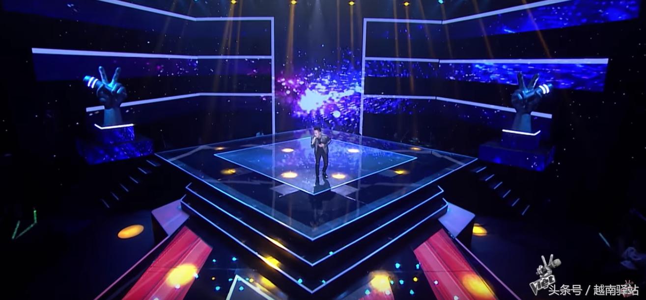 中国人在越南好声音唱歌震撼全场,越南好声音四位导师